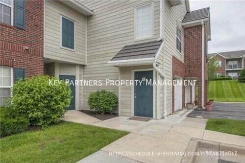 11611 Tomahawk Creek Pkwy - Photo 2 of 17