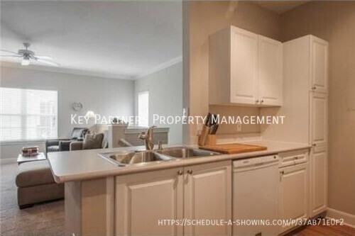 11611 Tomahawk Creek Pkwy - Photo 7 of 17