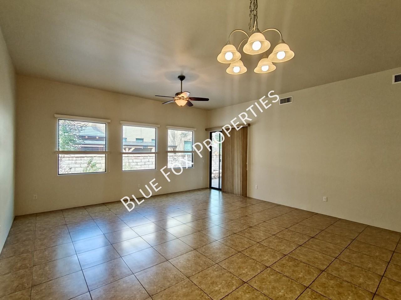 321 E Calderwood Rd - Photo 5 of 27