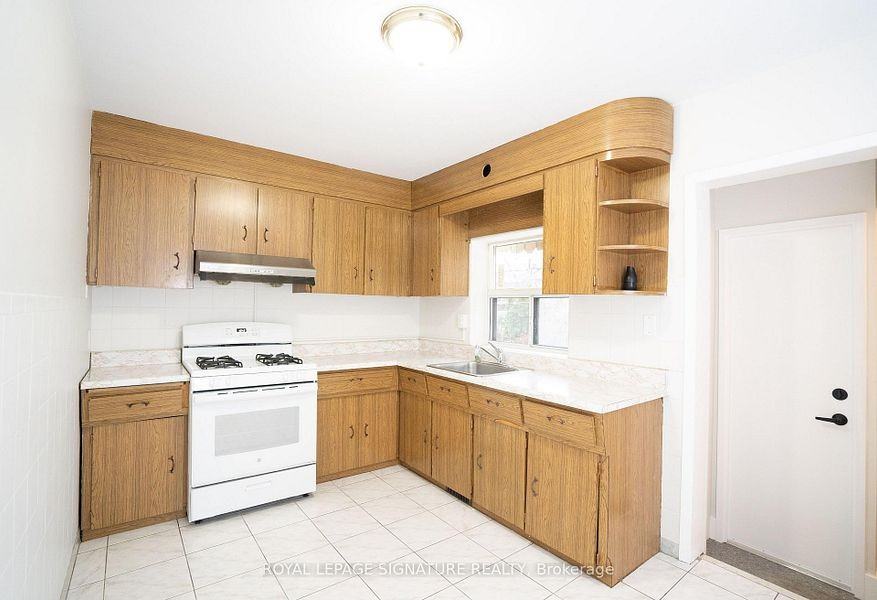 393 Milverton Boulevard - Photo 5 of 13