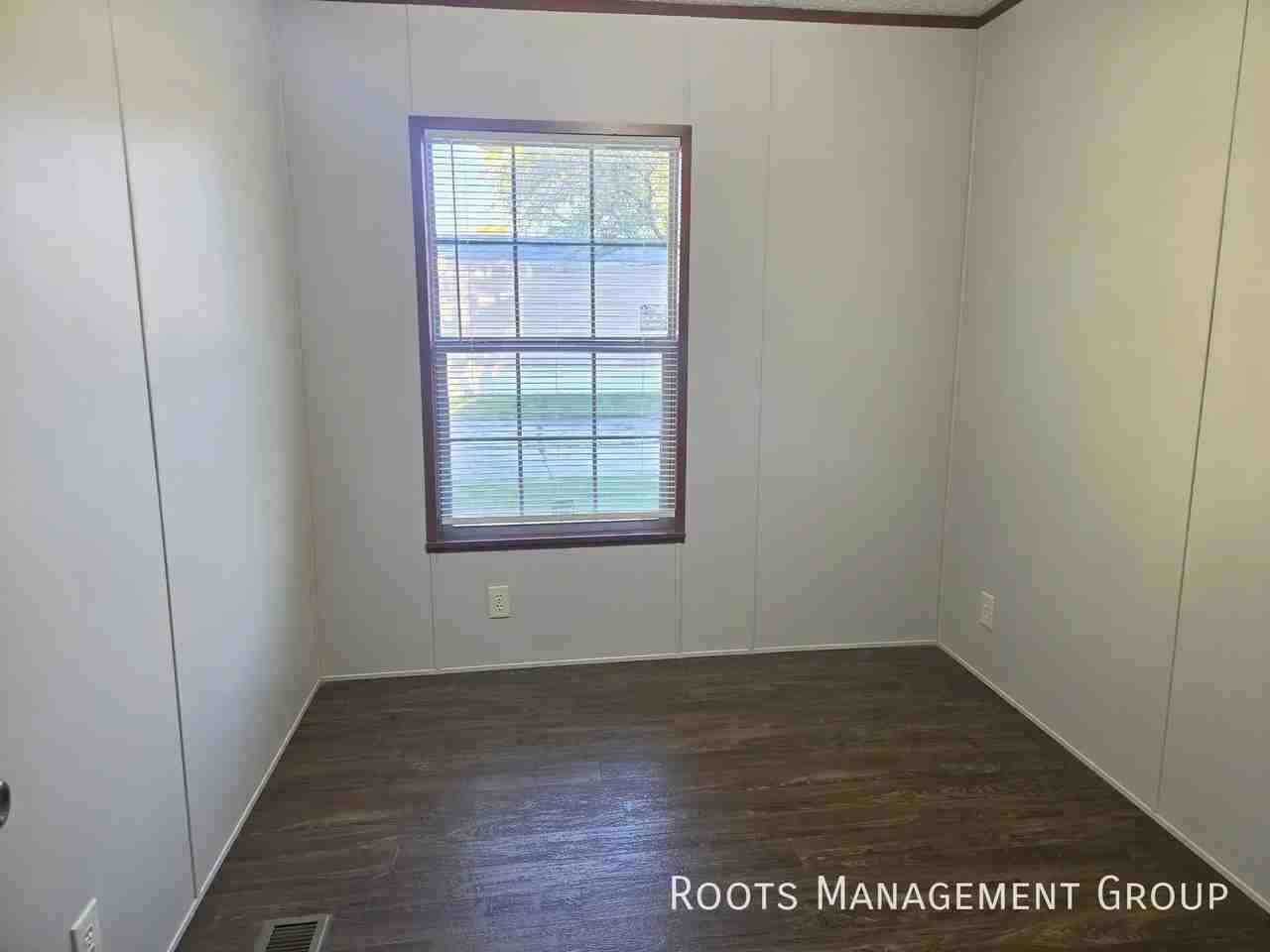 2677 Apollo Dr - Photo 5 of 14
