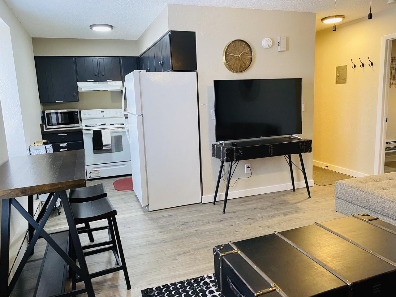 426 Main St #A - Photo 4 of 12