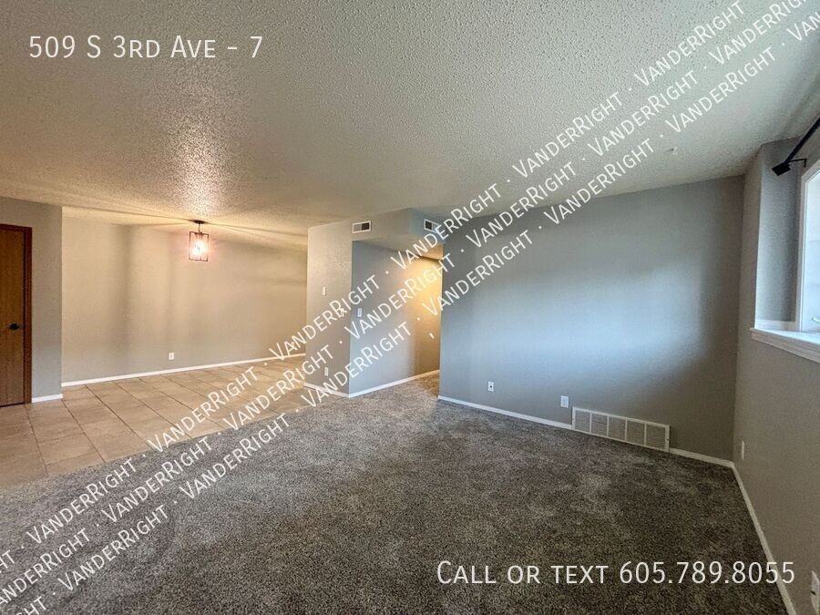 509 S 3rd Ave #7 - Photo 4 of 12