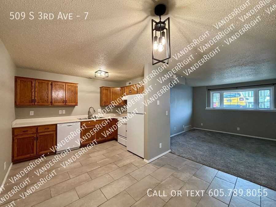 509 S 3rd Ave #7 - Photo 5 of 12