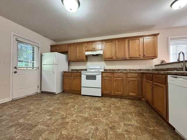 2508 Tinnell Ct - Photo 5 of 21