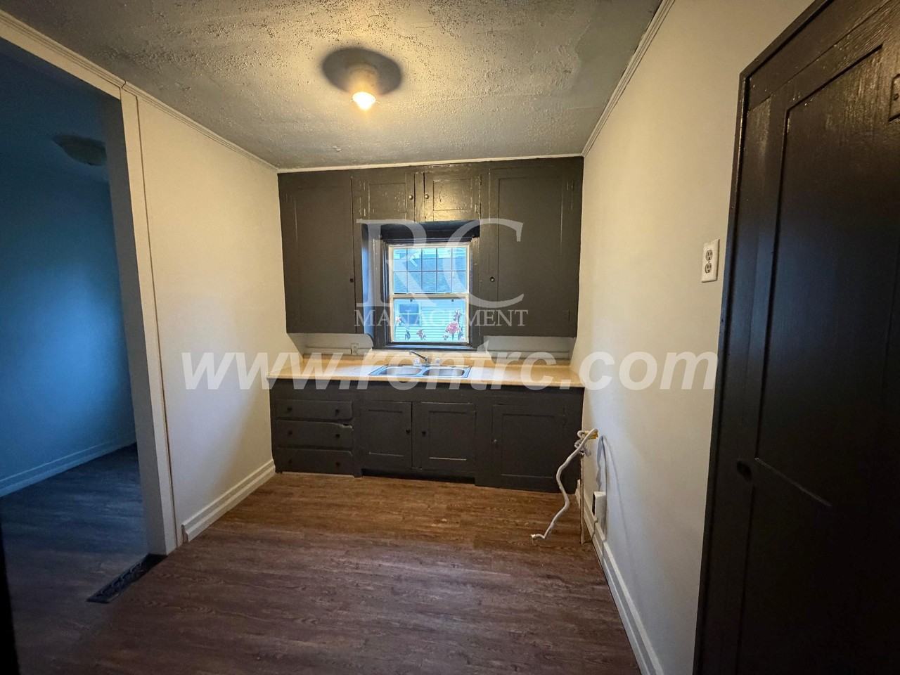 1114 N Franklin St ## 1 - Photo 2 of 12