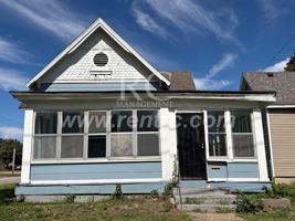 featured image of 411 W Woodbury St #W