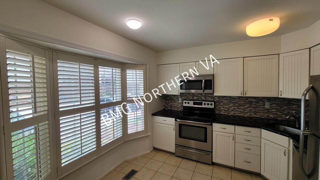 6106 Heron Pond Ct - Photo 2 of 23