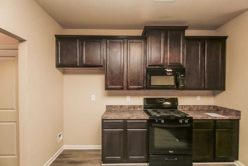 5033 Saphire Ct - Photo 6 of 17