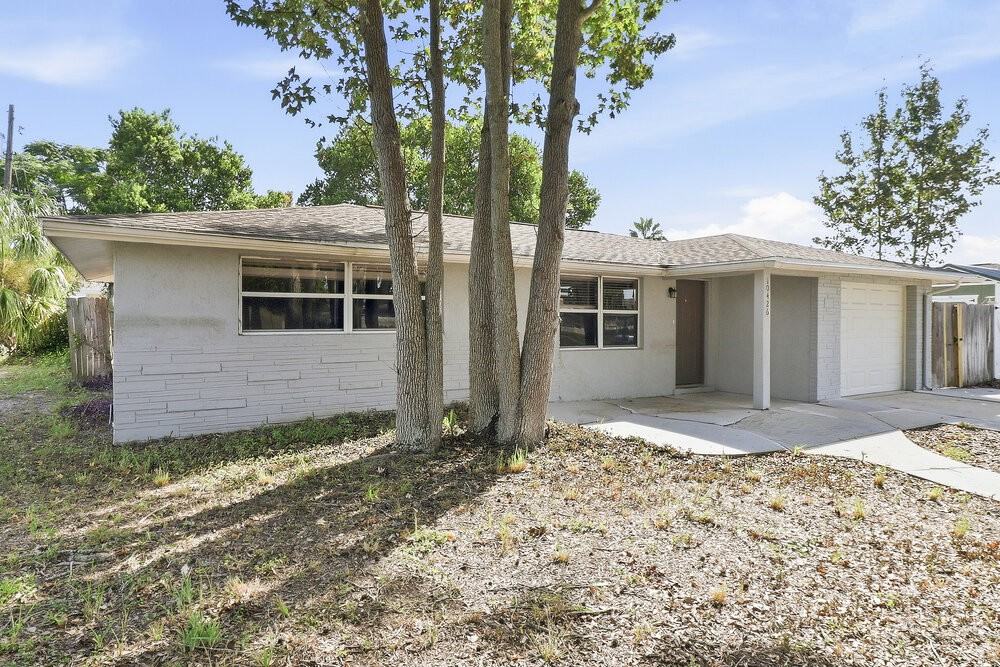 10426 Syringa Ct - Photo 3 of 16
