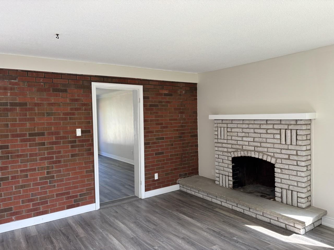 69 Summitt Ave - Photo 4 of 11