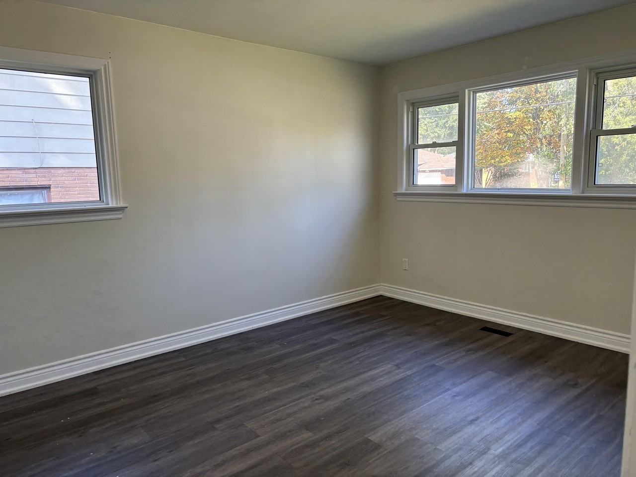 69 Summitt Ave - Photo 7 of 11