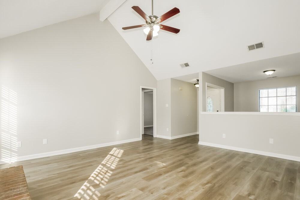 4005 Eagle Ridge Ln - Photo 3 of 15