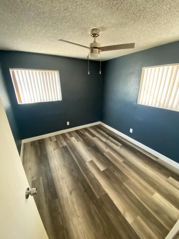 16526 Chestnut St - Photo 2 of 6