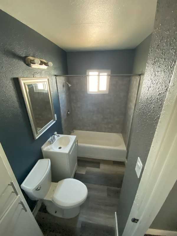 16526 Chestnut St - Photo 3 of 6