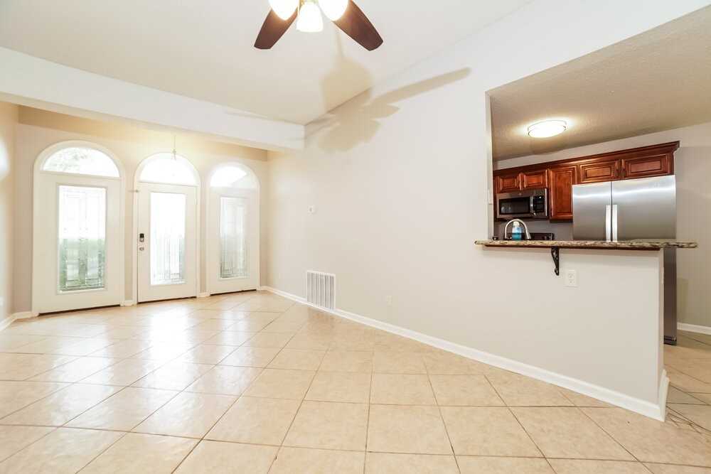 2755 Fletcher View Dr - Photo 3 of 15