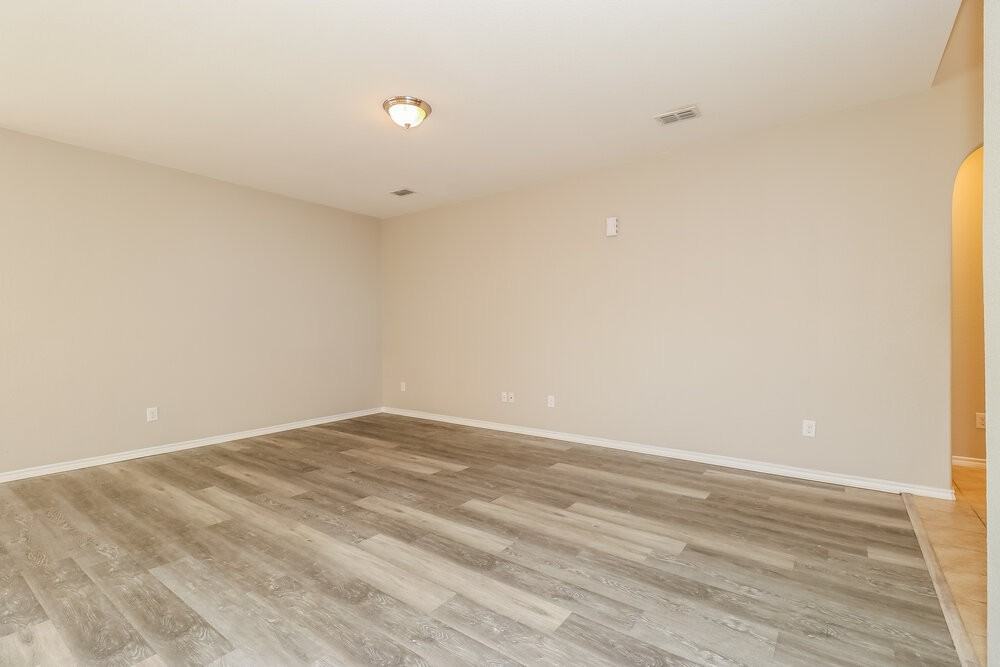 2533 Clarks Mill Ln - Photo 4 of 16