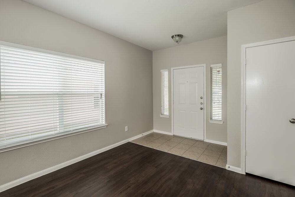 19022 Telford Way - Photo 3 of 13