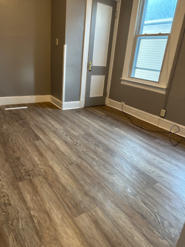 295 Noble St #2ndFL - Photo 5 of 8