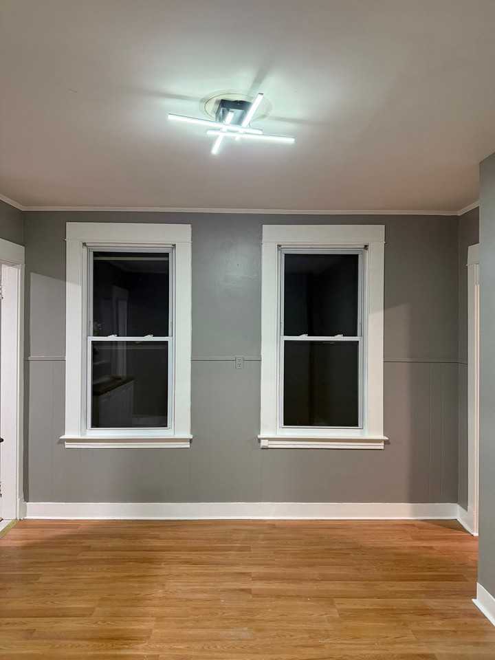 295 Noble St #2ndFL - Photo 7 of 8