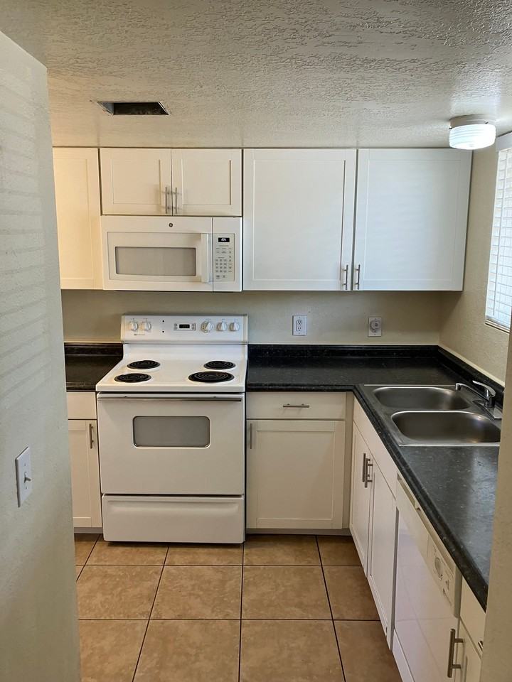 3407 E Presidio Rd #A1 - Photo 2 of 7