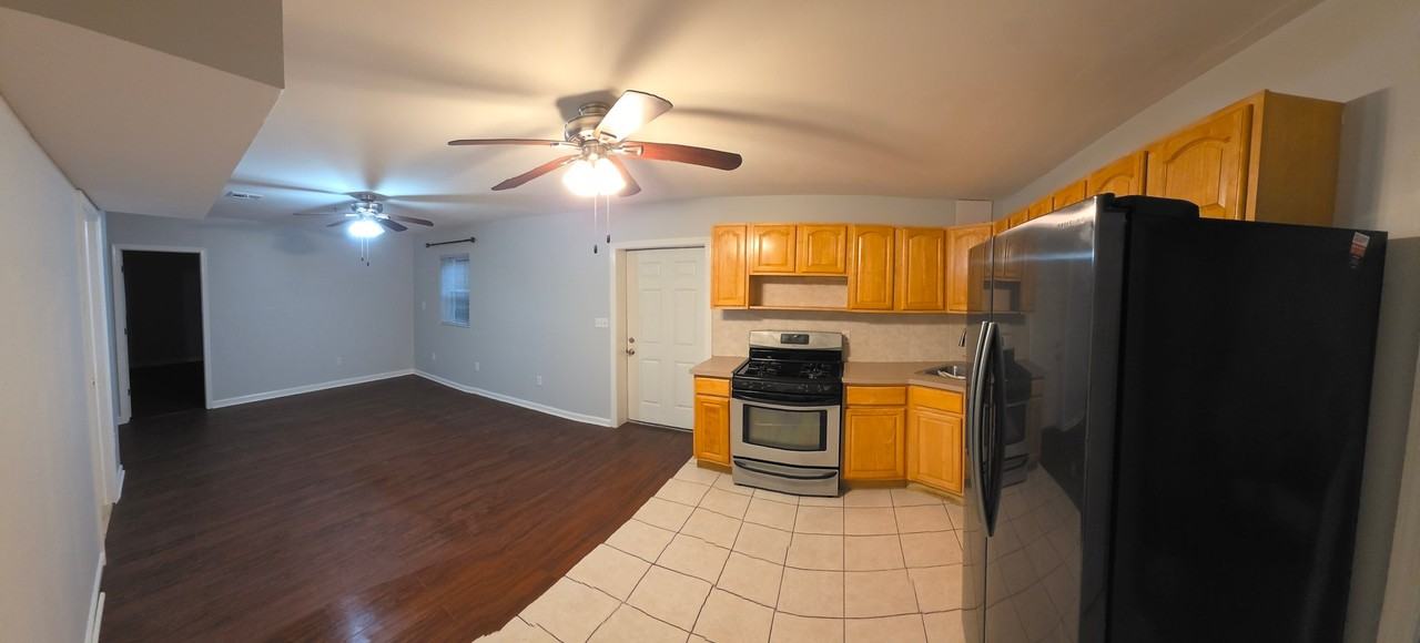 172 Rose Ave - Photo 2 of 8