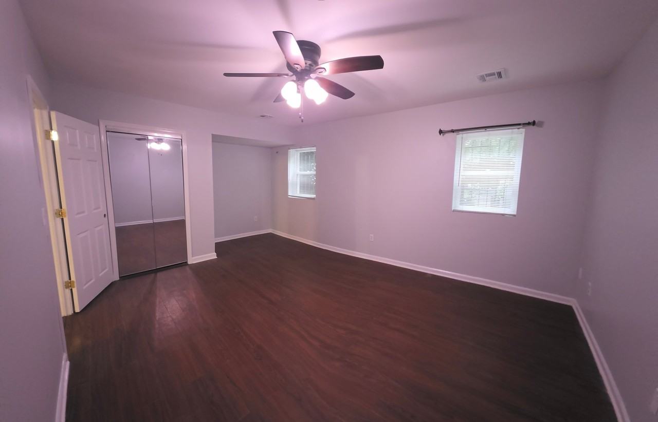 172 Rose Ave - Photo 7 of 8