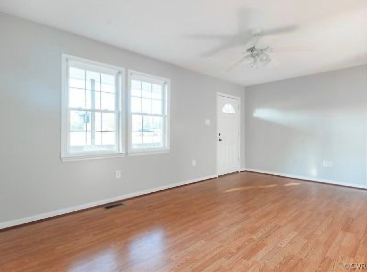 448 Mill Run Ave - Photo 7 of 8