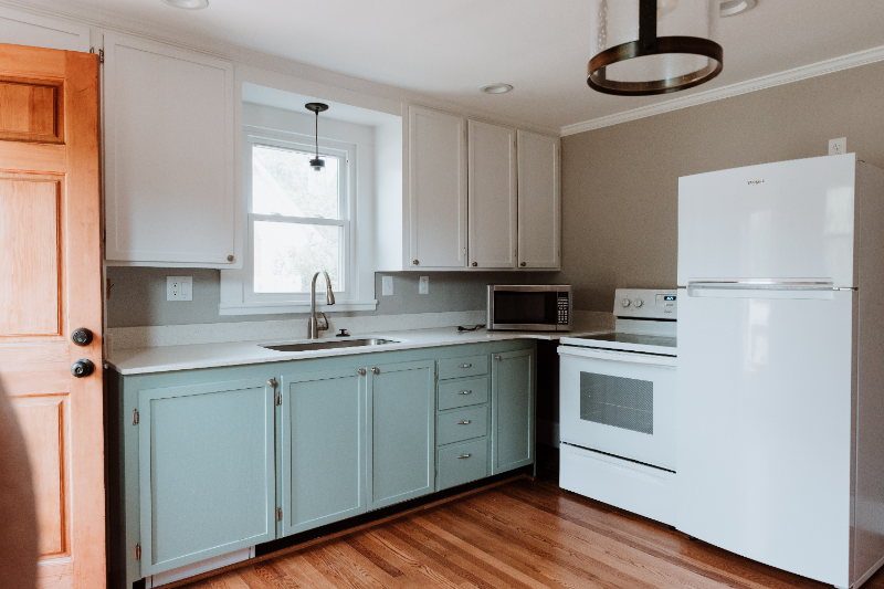 2106 Englewood St - Photo 2 of 14