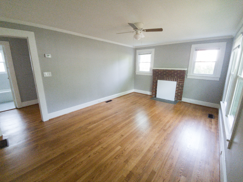 2106 Englewood St - Photo 5 of 14