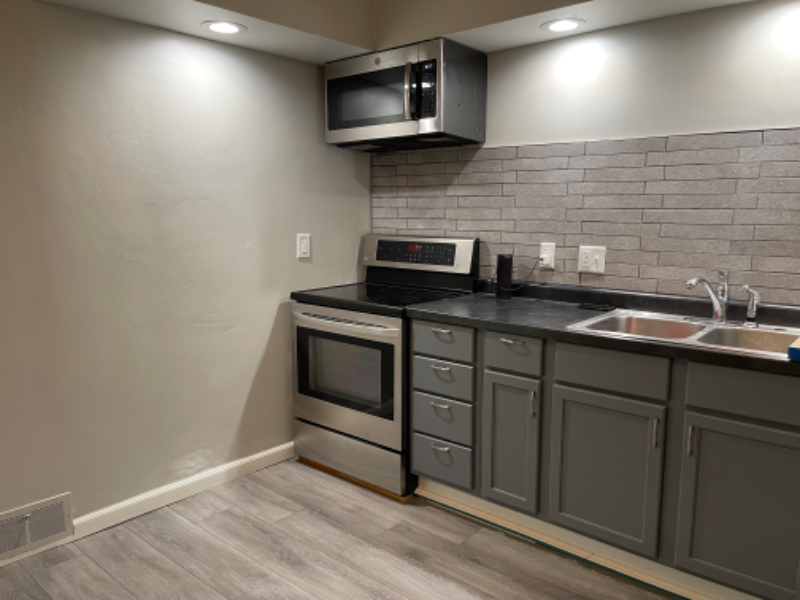 403 N Bennett St - Photo 2 of 8