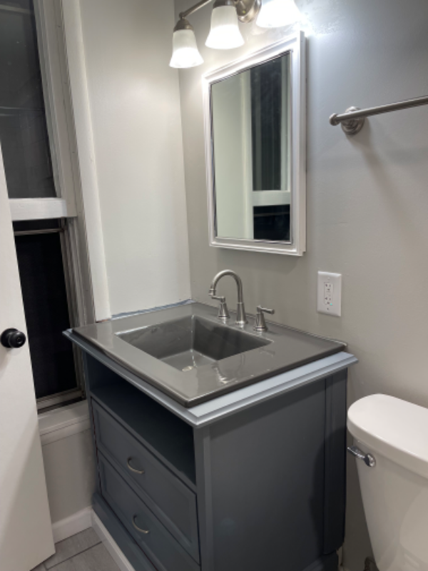 403 N Bennett St - Photo 3 of 8