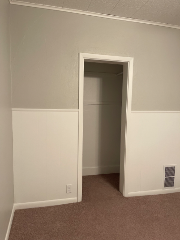 403 N Bennett St - Photo 5 of 8