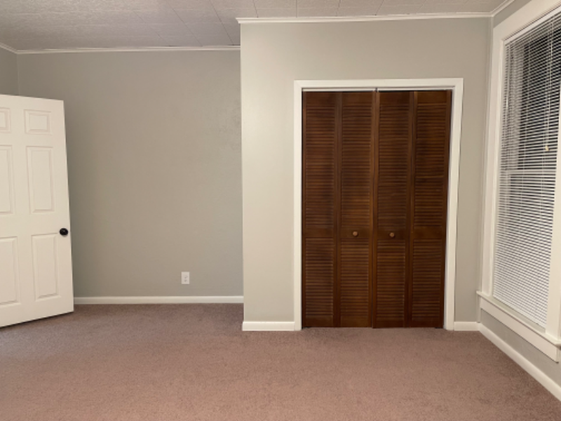 403 N Bennett St - Photo 6 of 8