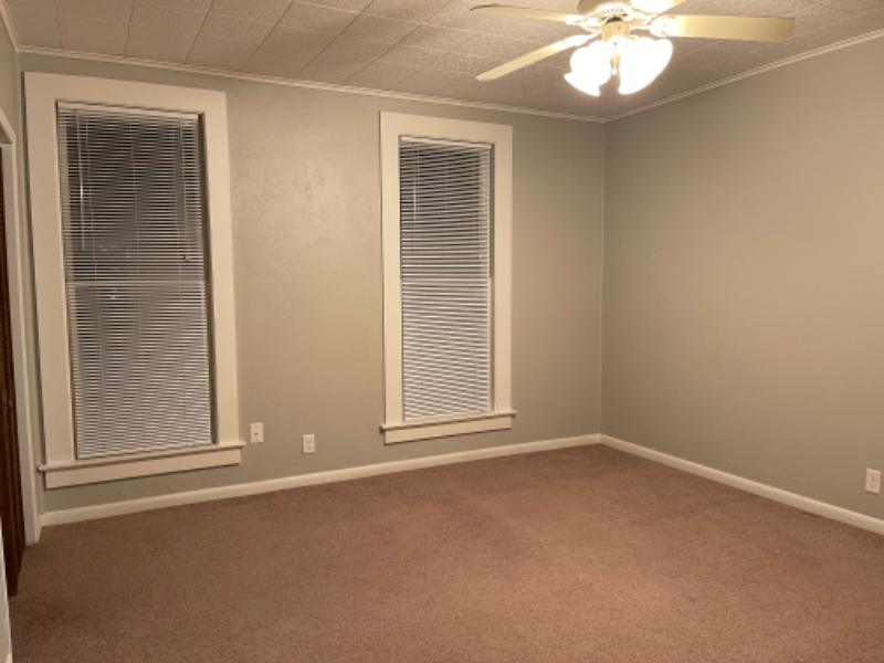 403 N Bennett St - Photo 7 of 8