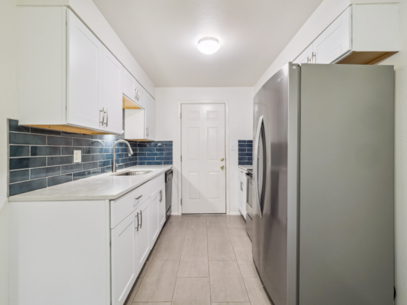 6015 W Jefferson Pl - Photo 3 of 12