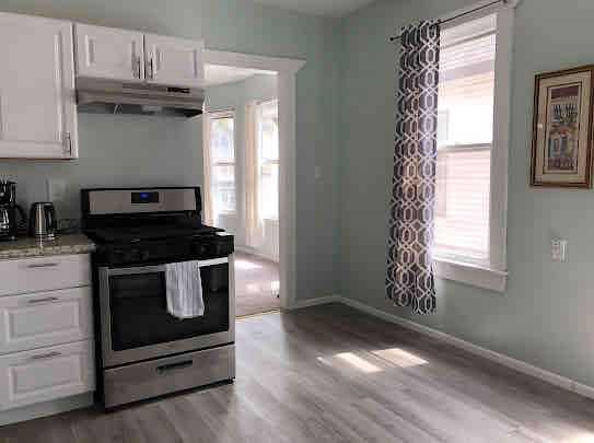 737 S 32nd St - Photo 6 of 10