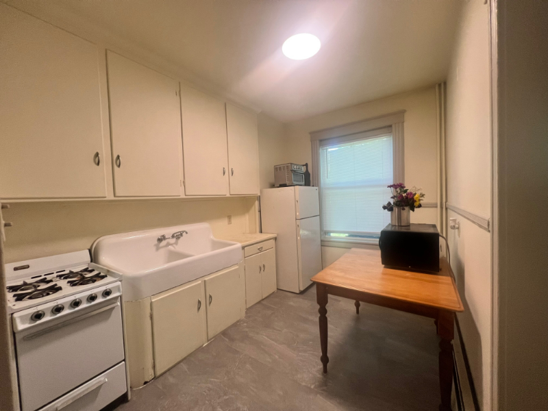 371 Hudson Ave #2B - Photo 6 of 10