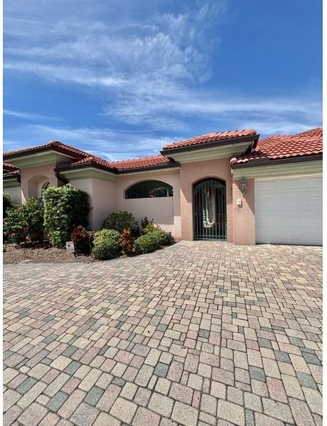 9789 Mar Largo Cir - Photo 4 of 36