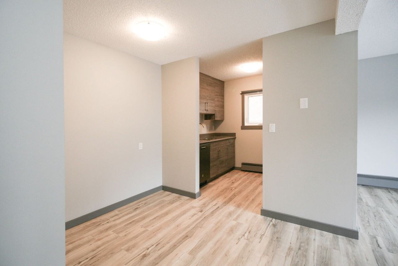 2311 17b St Sw - Photo 6 of 16