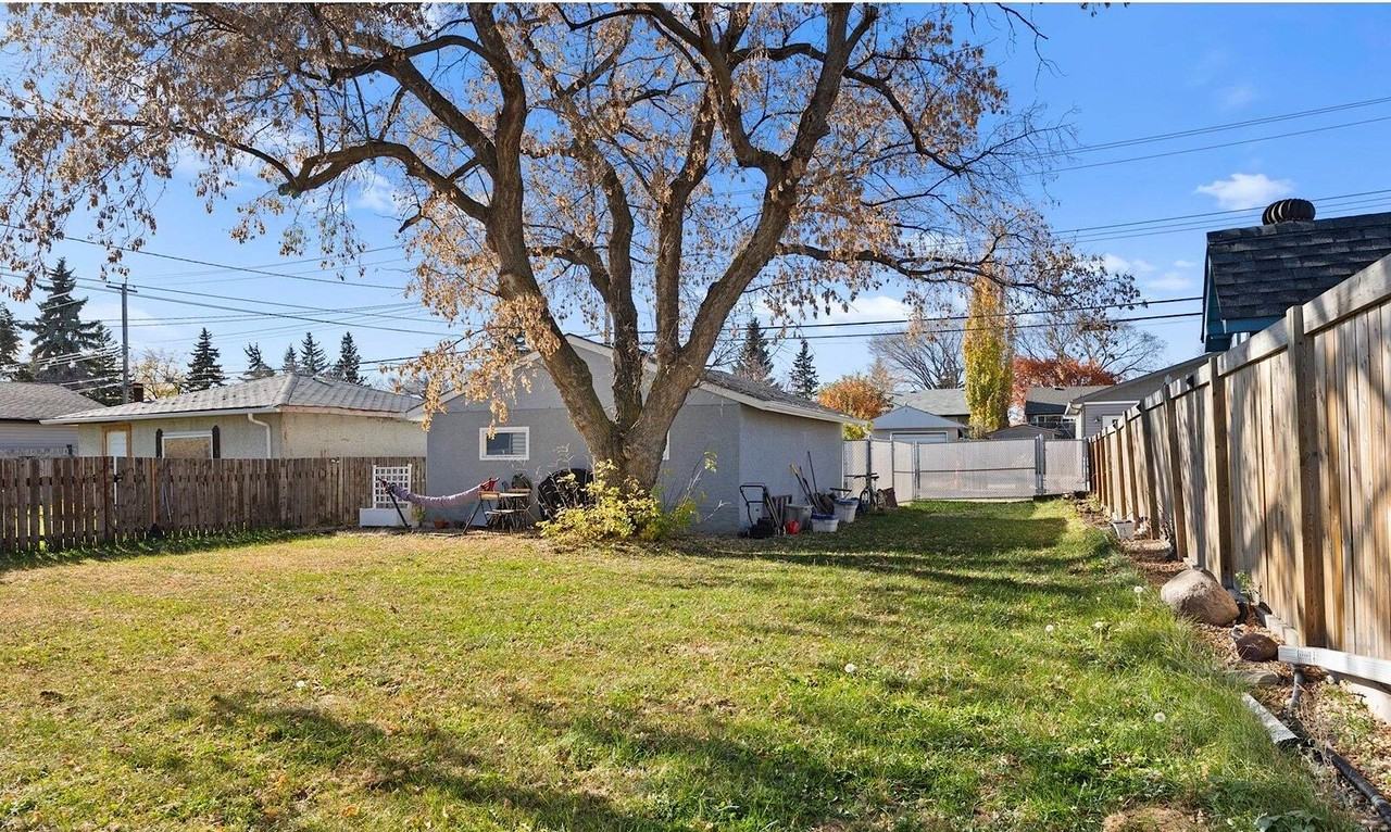 12916 108 St Nw - Photo 3 of 24