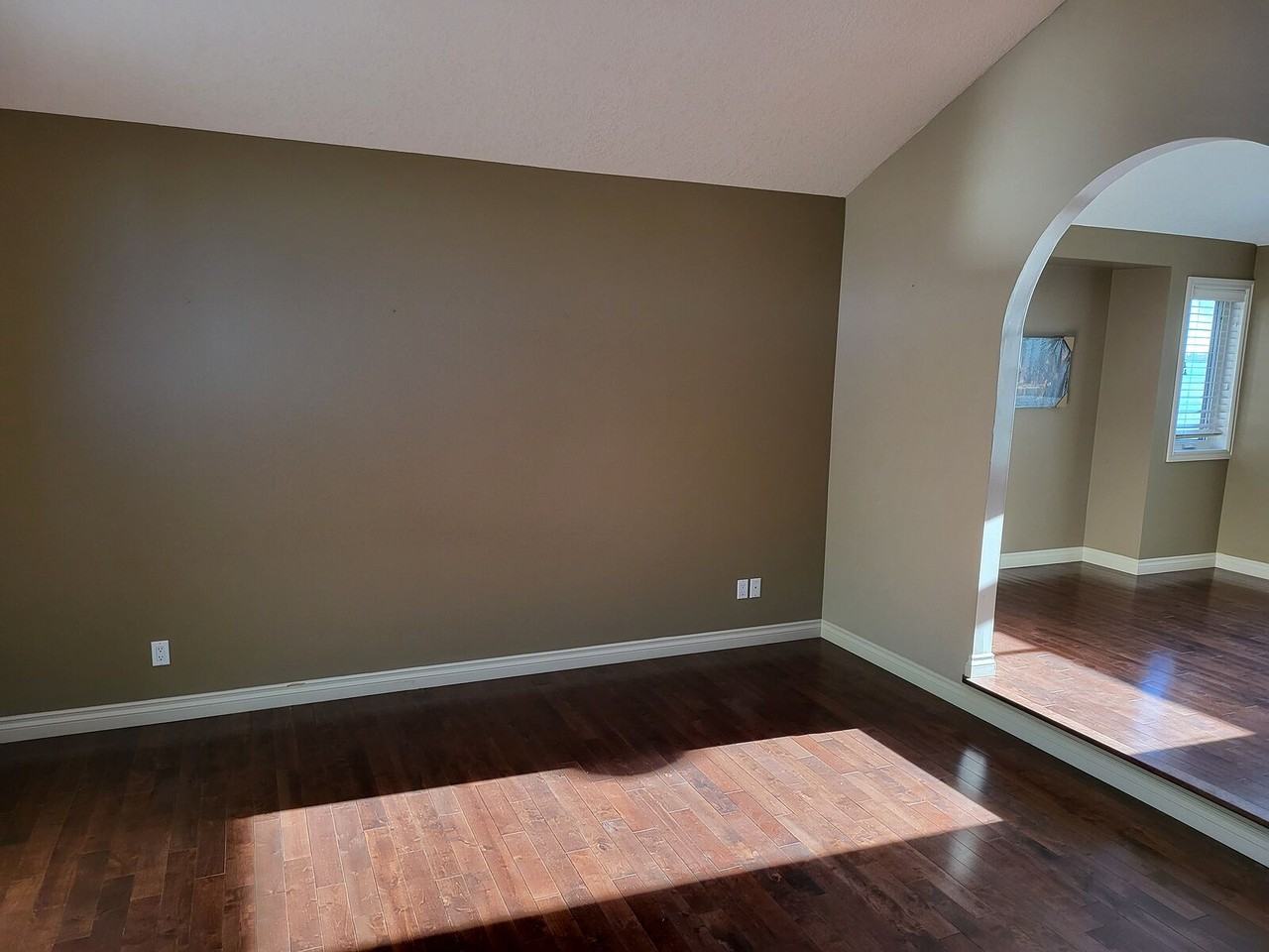 291 East Chestermere Dr - Photo 3 of 16
