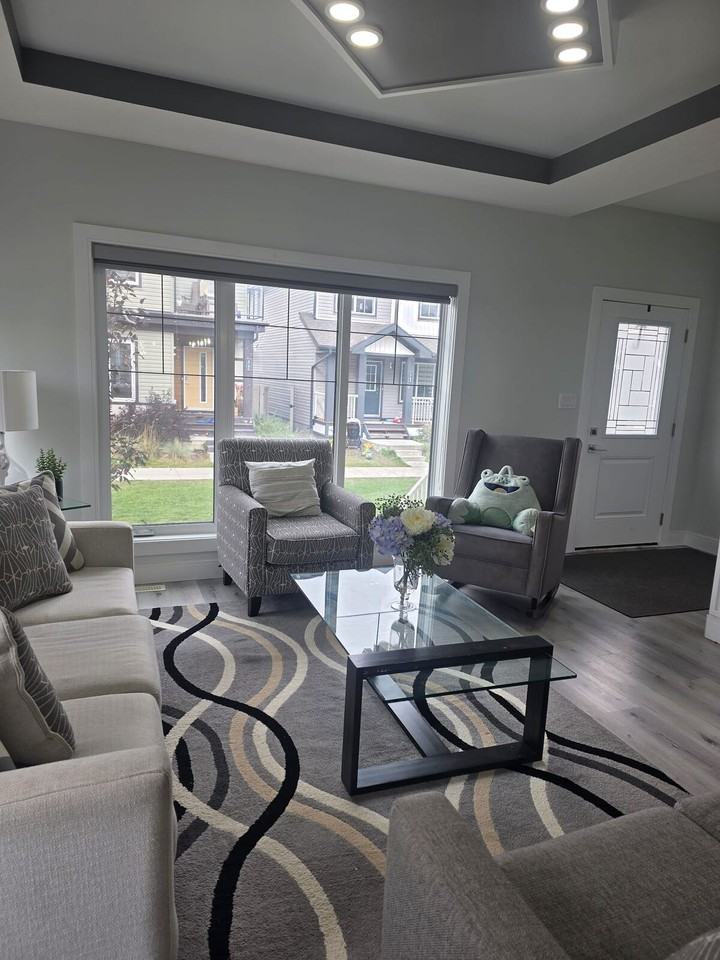 1760 25 St Nw - Photo 3 of 17