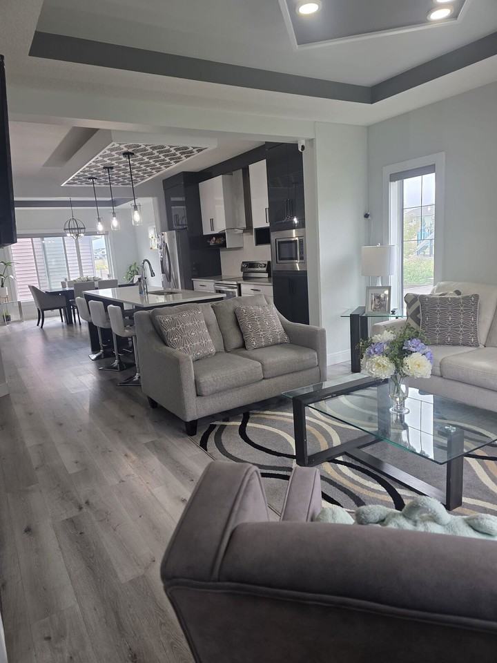 1760 25 St Nw - Photo 4 of 17