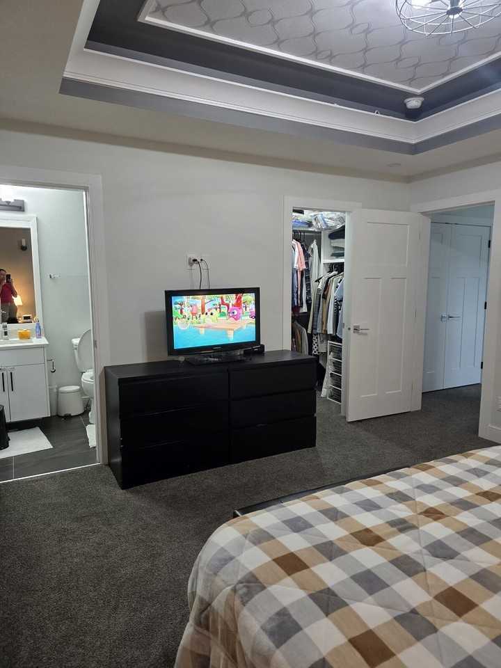 1760 25 St Nw - Photo 7 of 17