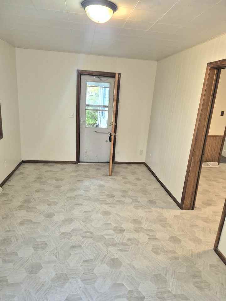 612 8th Ave S #NA - Photo 3 of 15