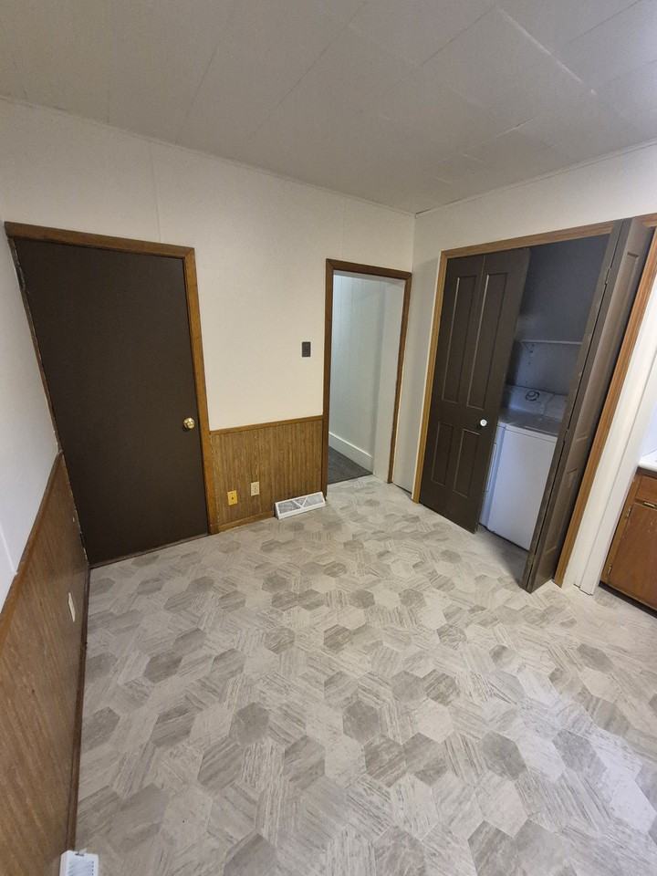 612 8th Ave S #NA - Photo 5 of 15