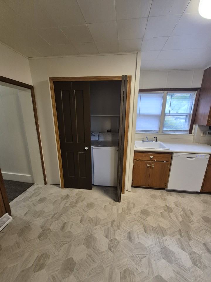 612 8th Ave S #NA - Photo 6 of 15
