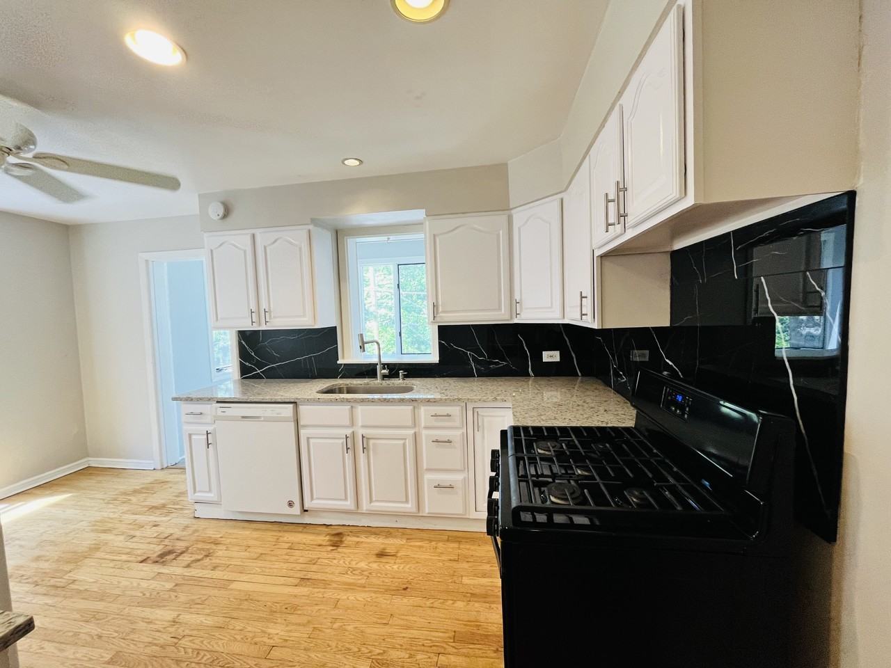 717 Brummel St #2W - Photo 5 of 10