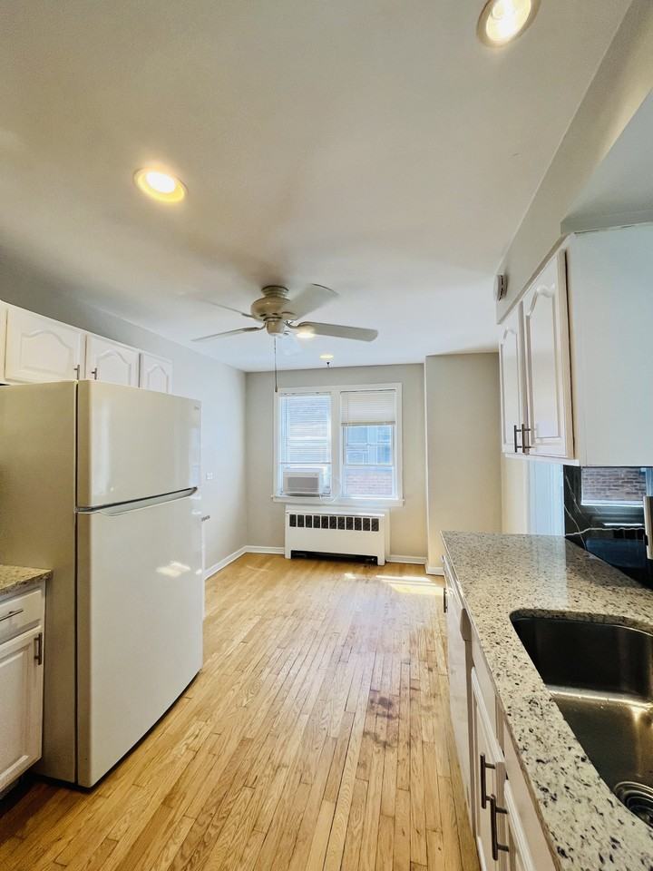 717 Brummel St #2W - Photo 6 of 10